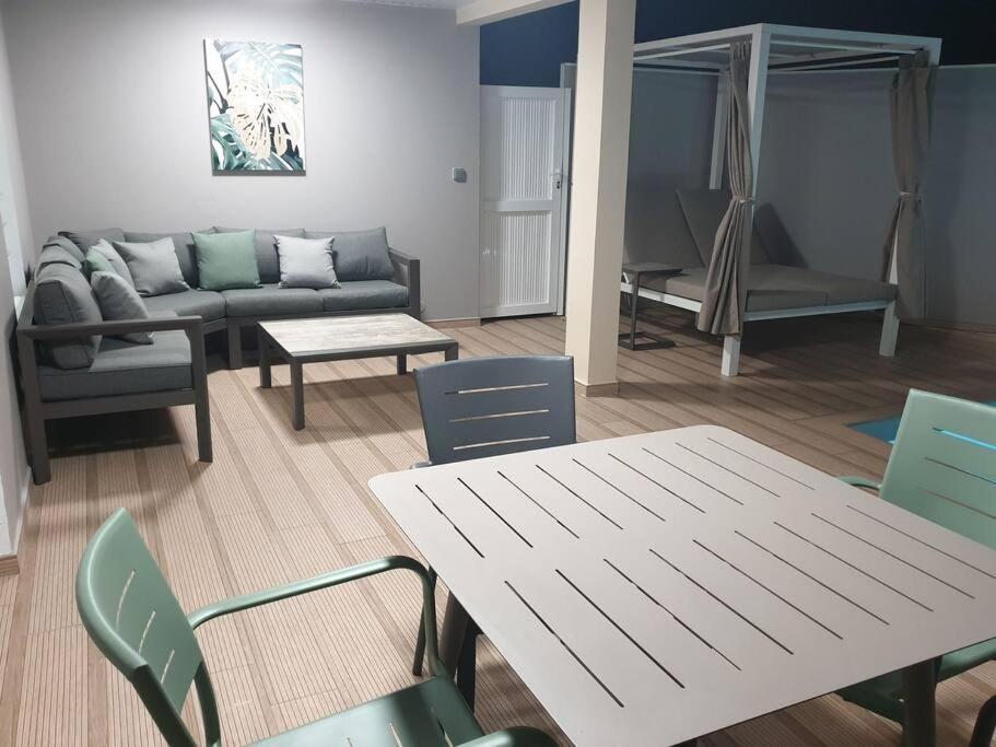 Villa MARS ET VENUS LOCATION - piscine privée et chauffée à Sainte-Marie Extérieur photo